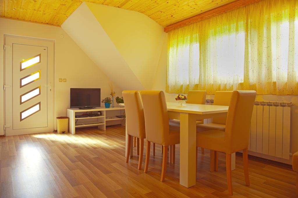 Apartment Ivan Smoljanac Habitación foto